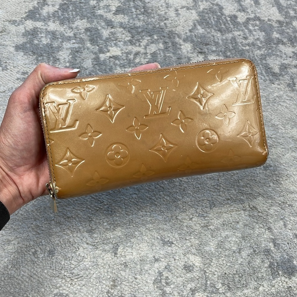 Louis Vuitton Monogram Vernis Beige Tan Zip Around Long Wallet Designer